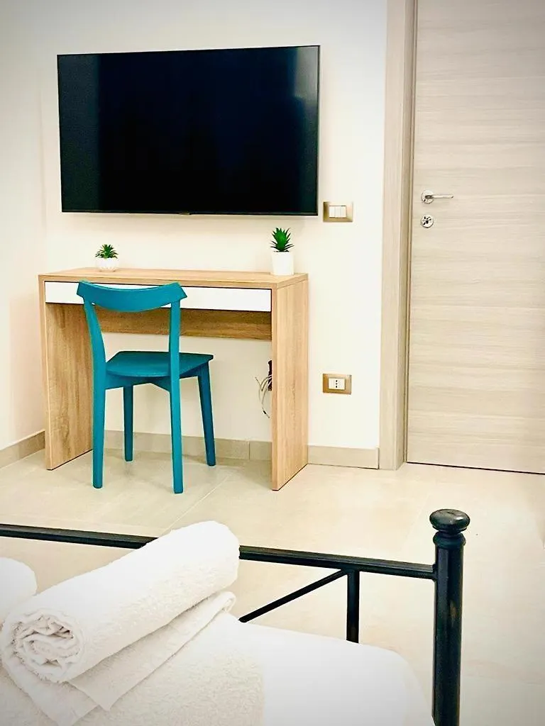 Feriehus Casa Loca 2 Intera Casa A Due Passi Da Porta San Biagio E Dalla Stazione Dei Treni Lecce
